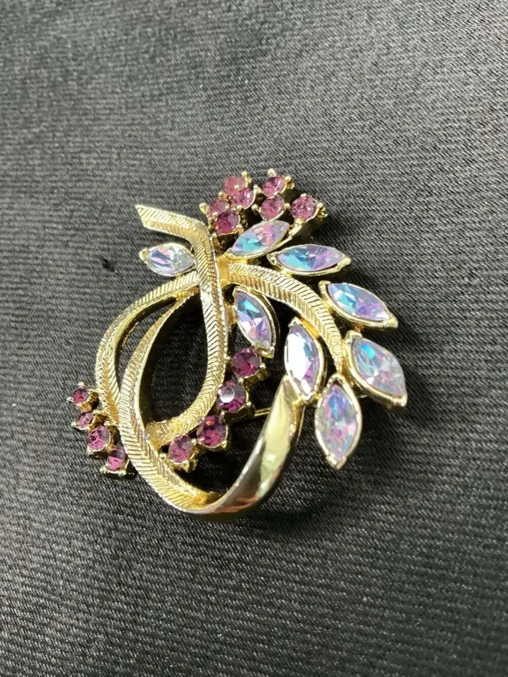Vintage Alfred Philippe Lavender Borealis Amethyst Rhinestone Flower Brooch